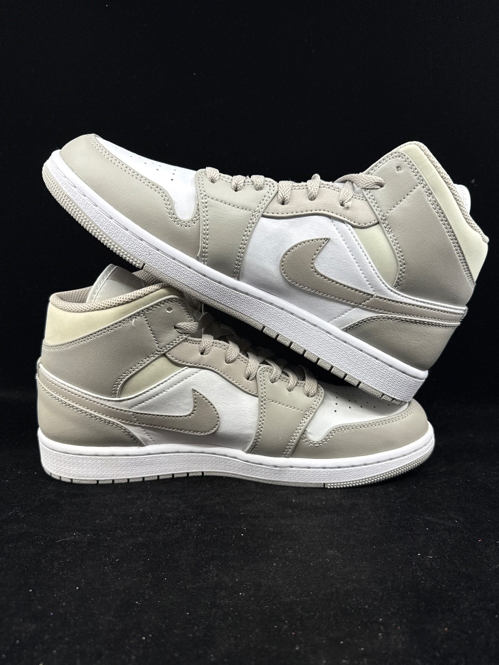 AJ 1 MID - LINEN