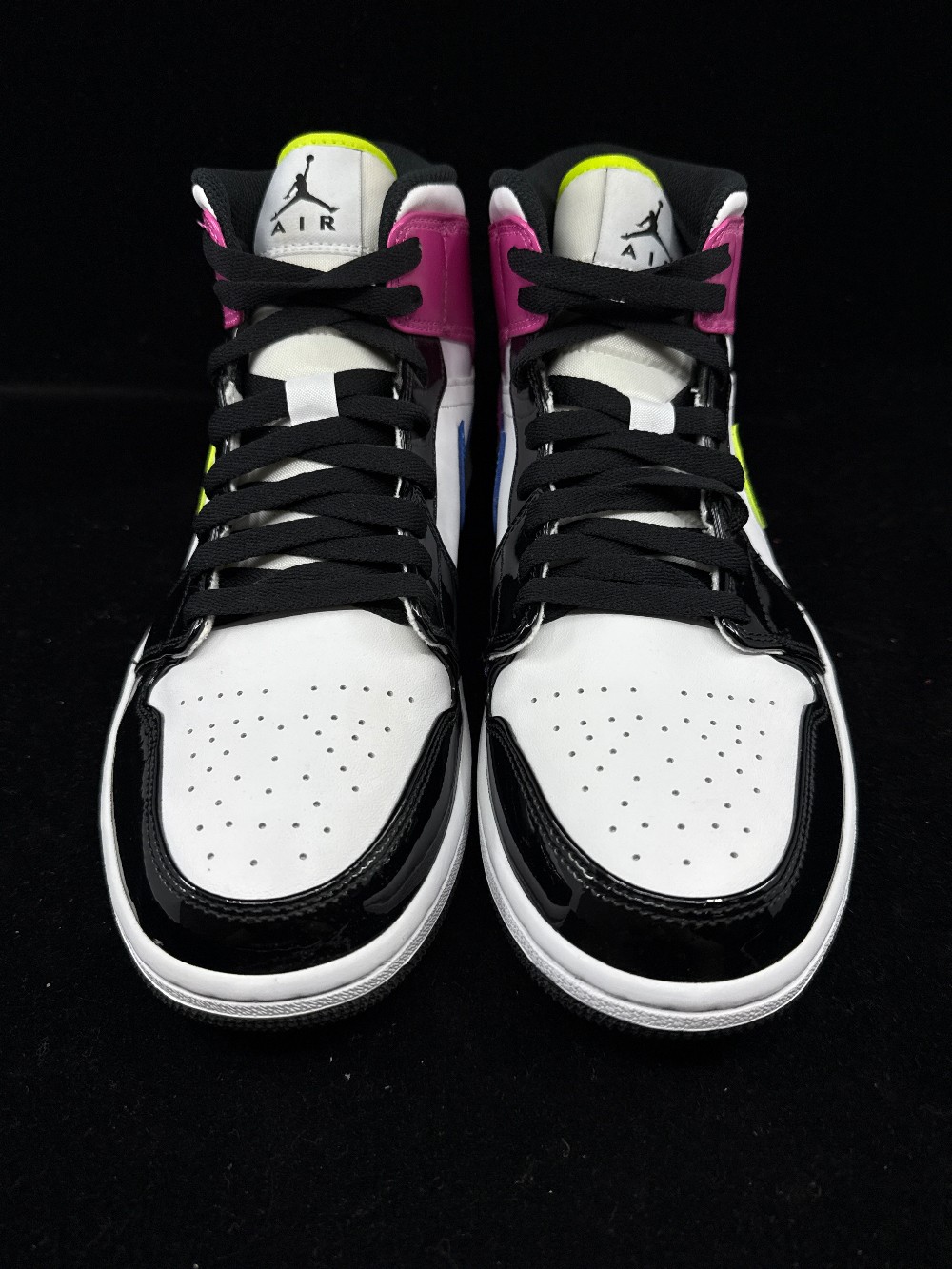 AJ 1 MID - WHITE BLACK CYBER PINK