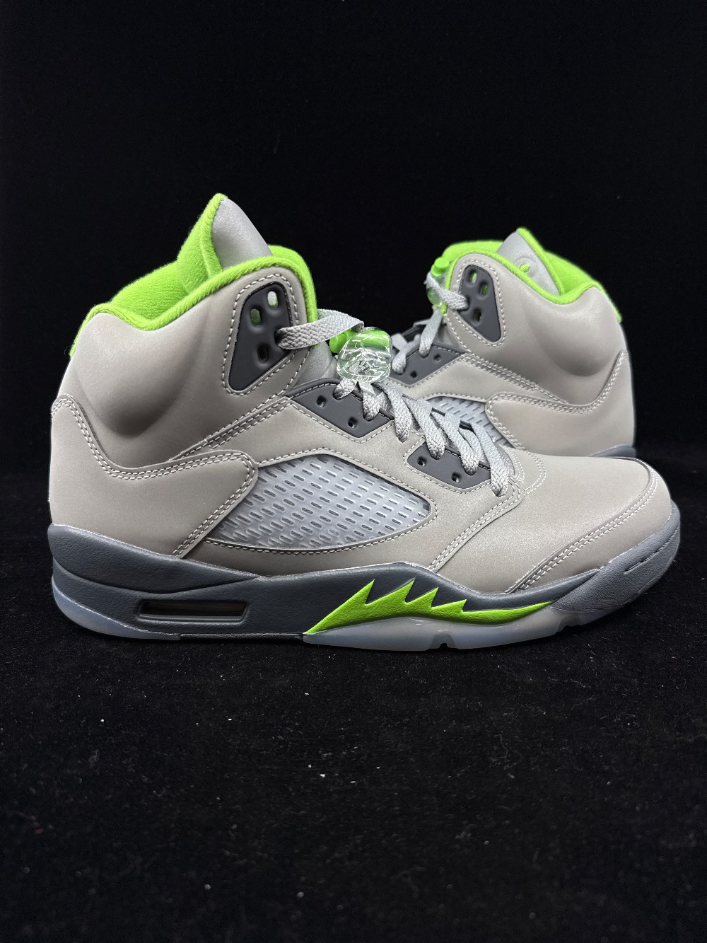 AJ 5 - GREEN BEAN (2022)