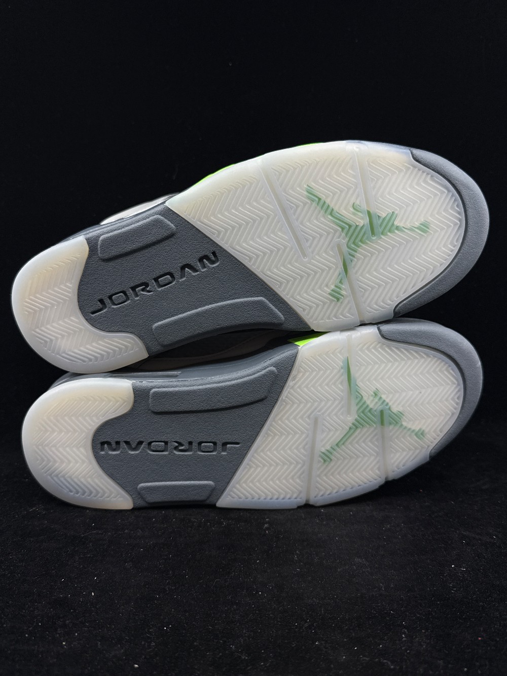 AJ 5 - GREEN BEAN (2022)