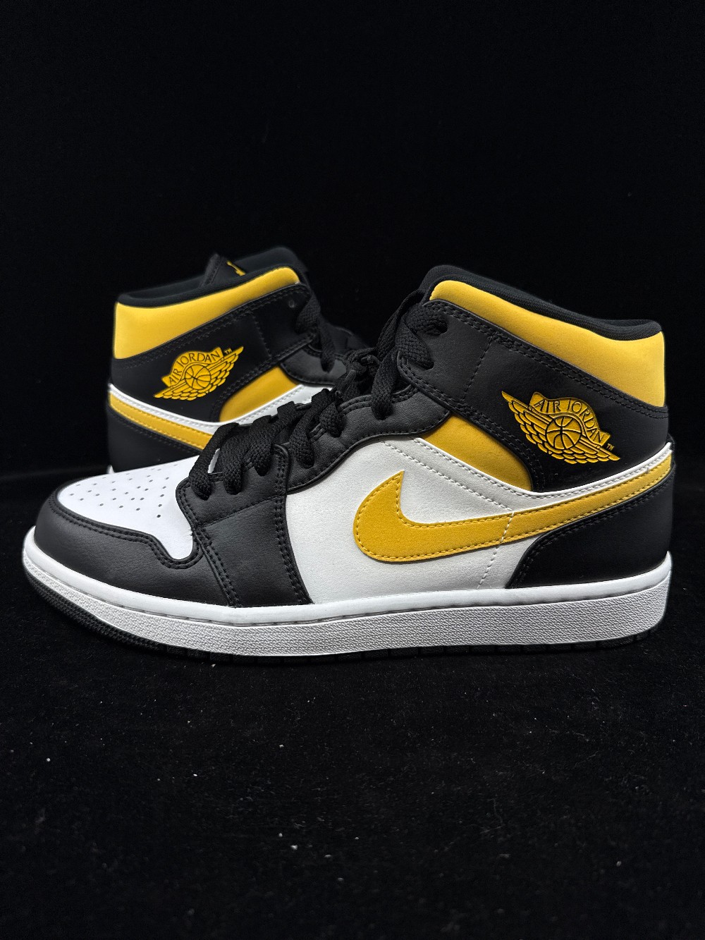 AJ 1 MID - WHITE POLLEN BLACK