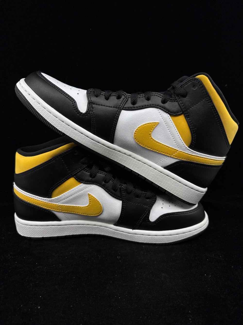 AJ 1 MID - WHITE POLLEN BLACK