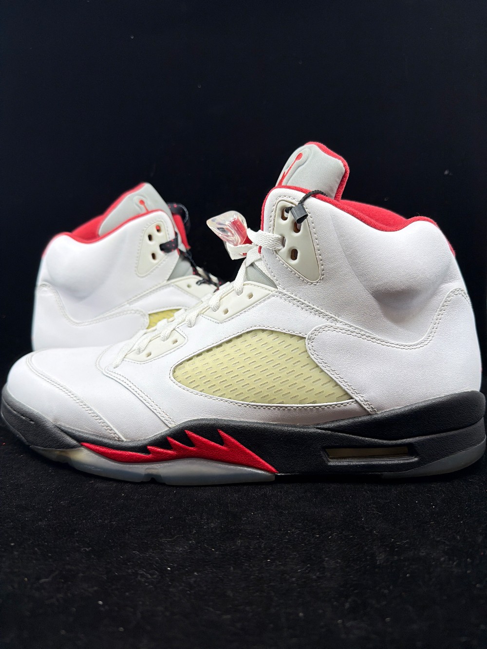 *USED* AJ 5 - FIRE RED (2013)