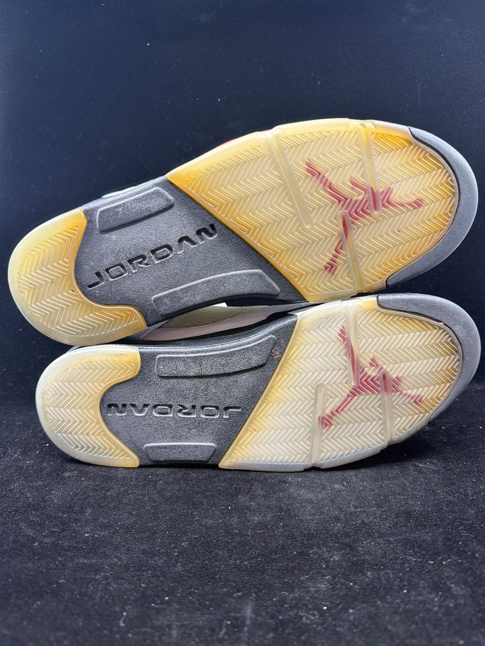 *USED* AJ 5 - FIRE RED (2013)