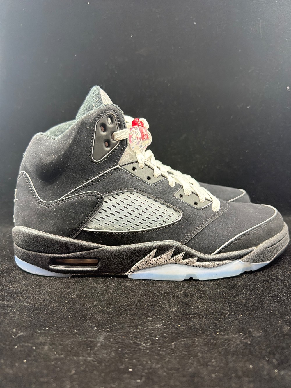 AJ 5 - BLACK METALLIC REIMAGINED