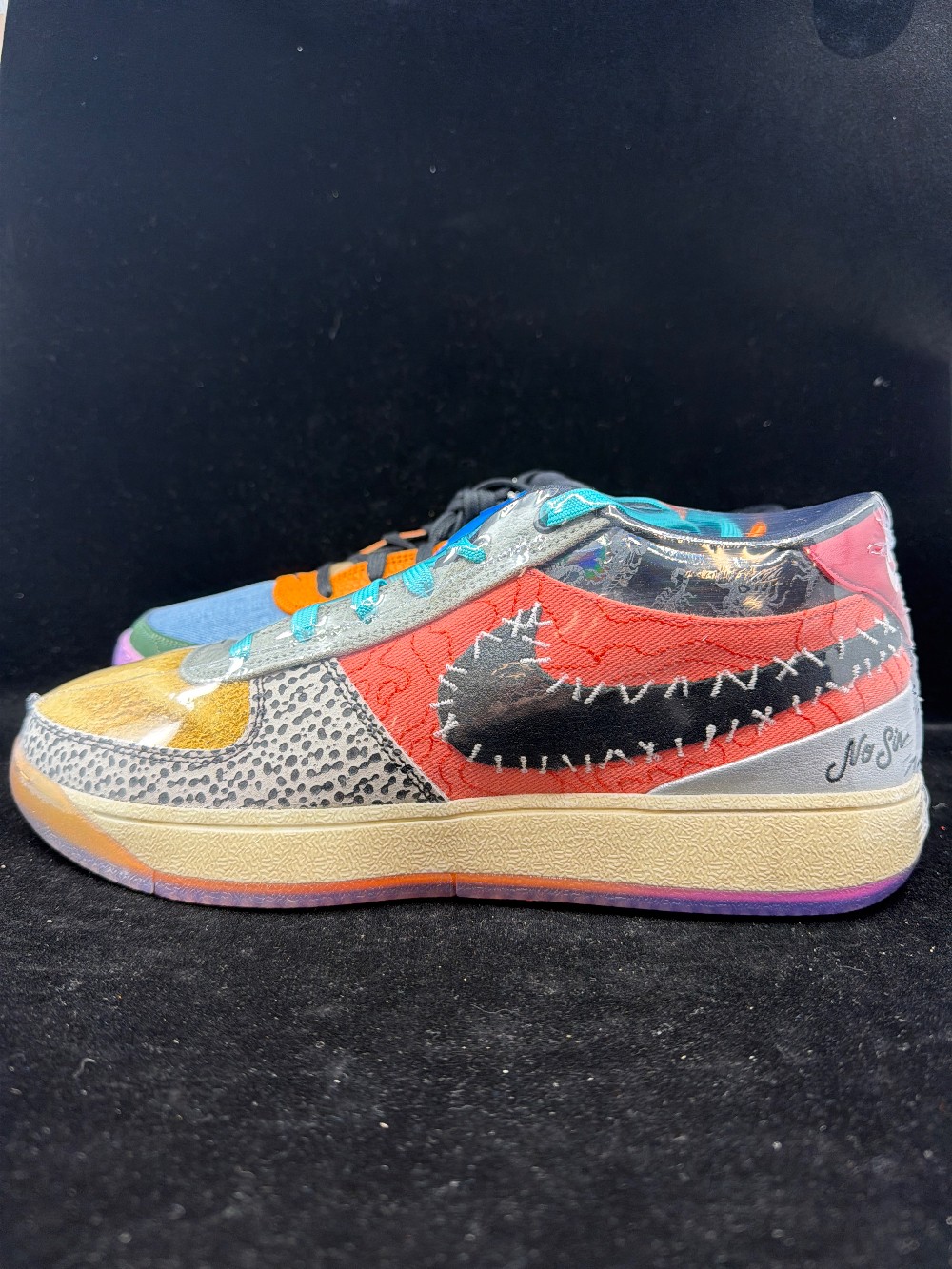 NIKE BOOK 1 - WHAT THE