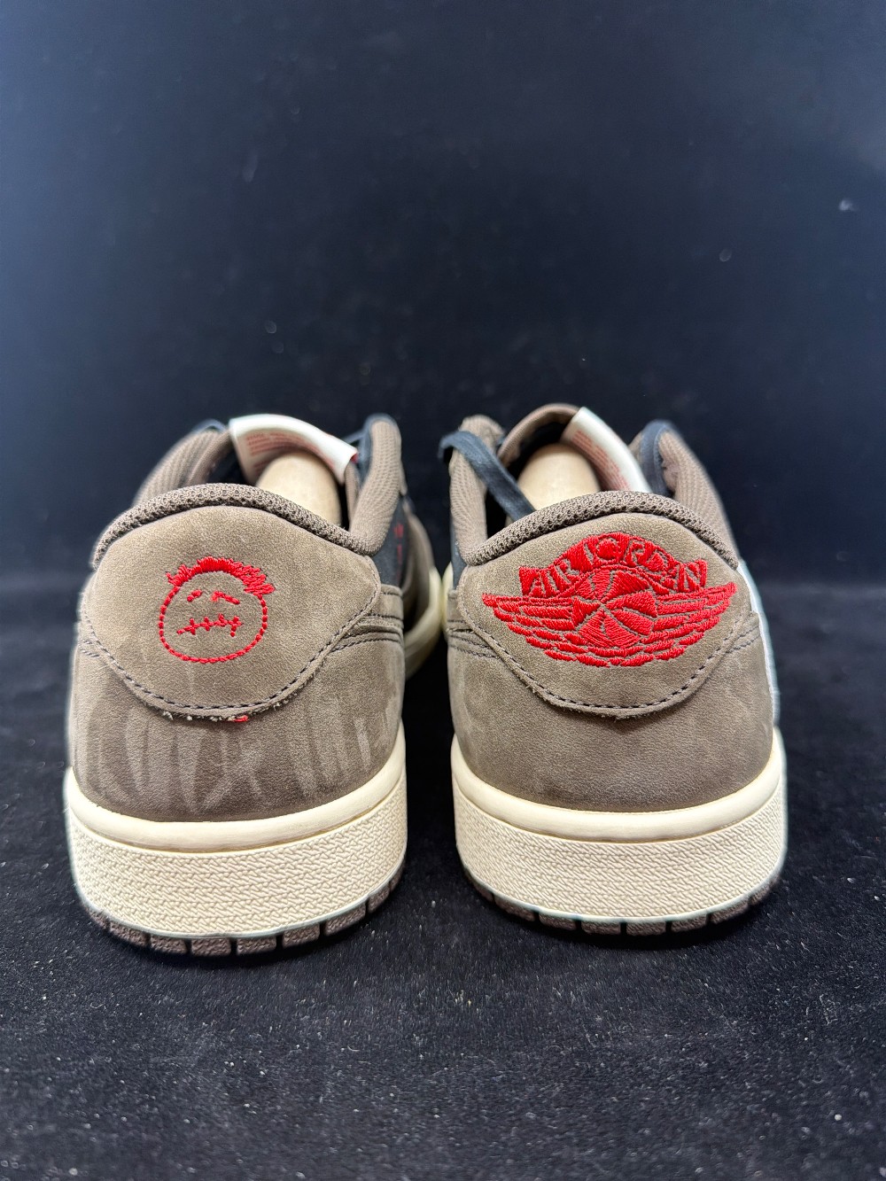 AJ 1 LOW OG X TRAVIS SCOTT - MOCHA