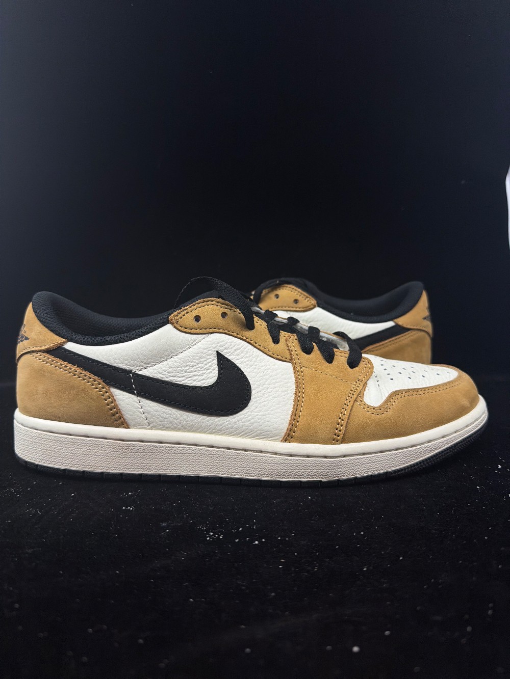 *USED* AJ 1 LOW - ROOKIE OF THE YEAR