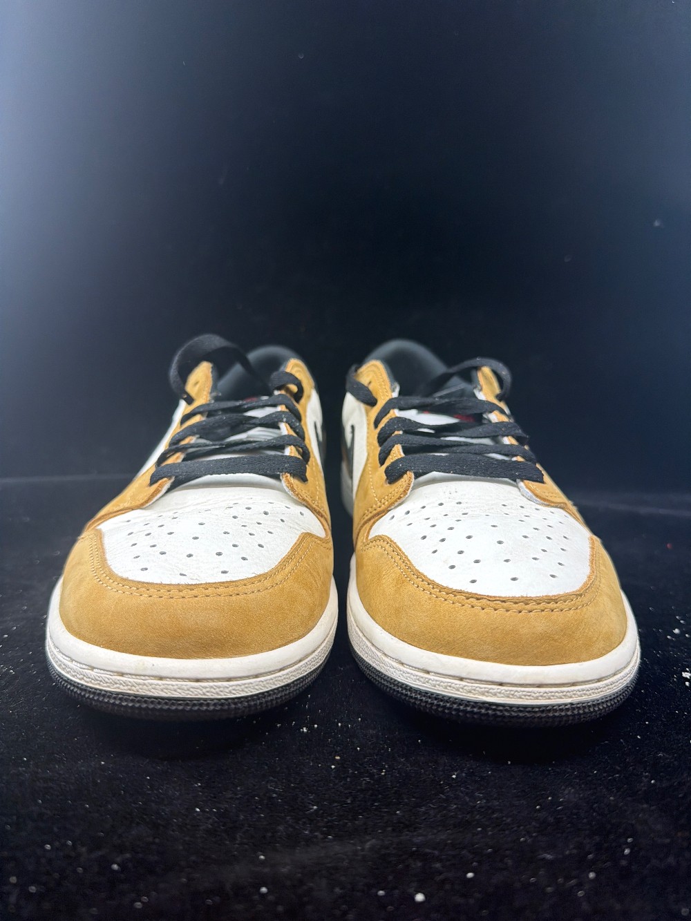 *USED* AJ 1 LOW - ROOKIE OF THE YEAR