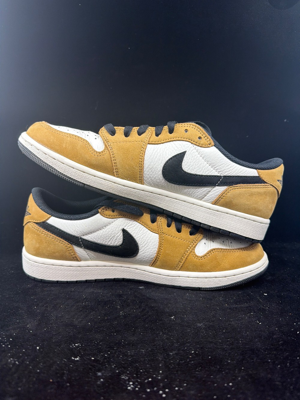*USED* AJ 1 LOW - ROOKIE OF THE YEAR