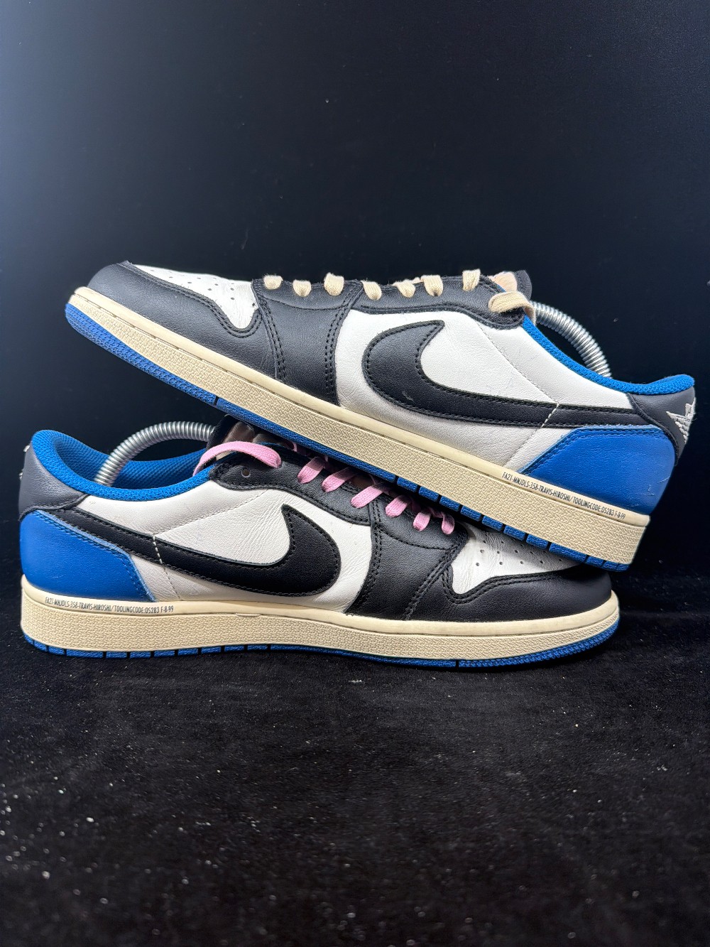 *USED* AJ 1 LOW X TRAVIS SCOTT - FRAGMENT