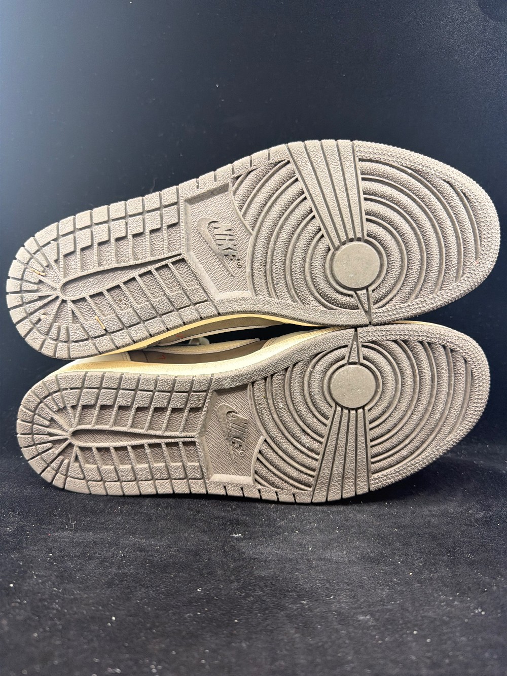 *USED* AJ 1 LOW X TRAVIS SCOTT - REVERSE MOCHA