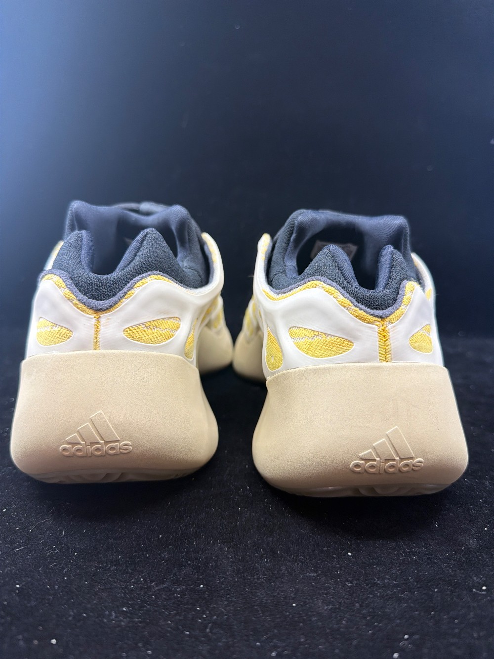 *USED* YEEZY 700 V3 - SAFFLOWER