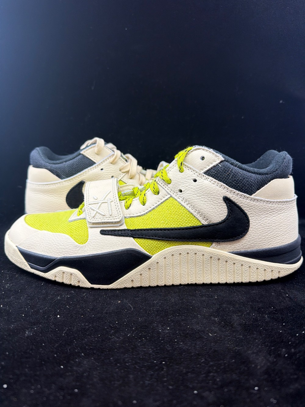 *USED* JORDAN JUMPMAN JACK X TRAVIS SCOTT - BRIGHT CACTUS