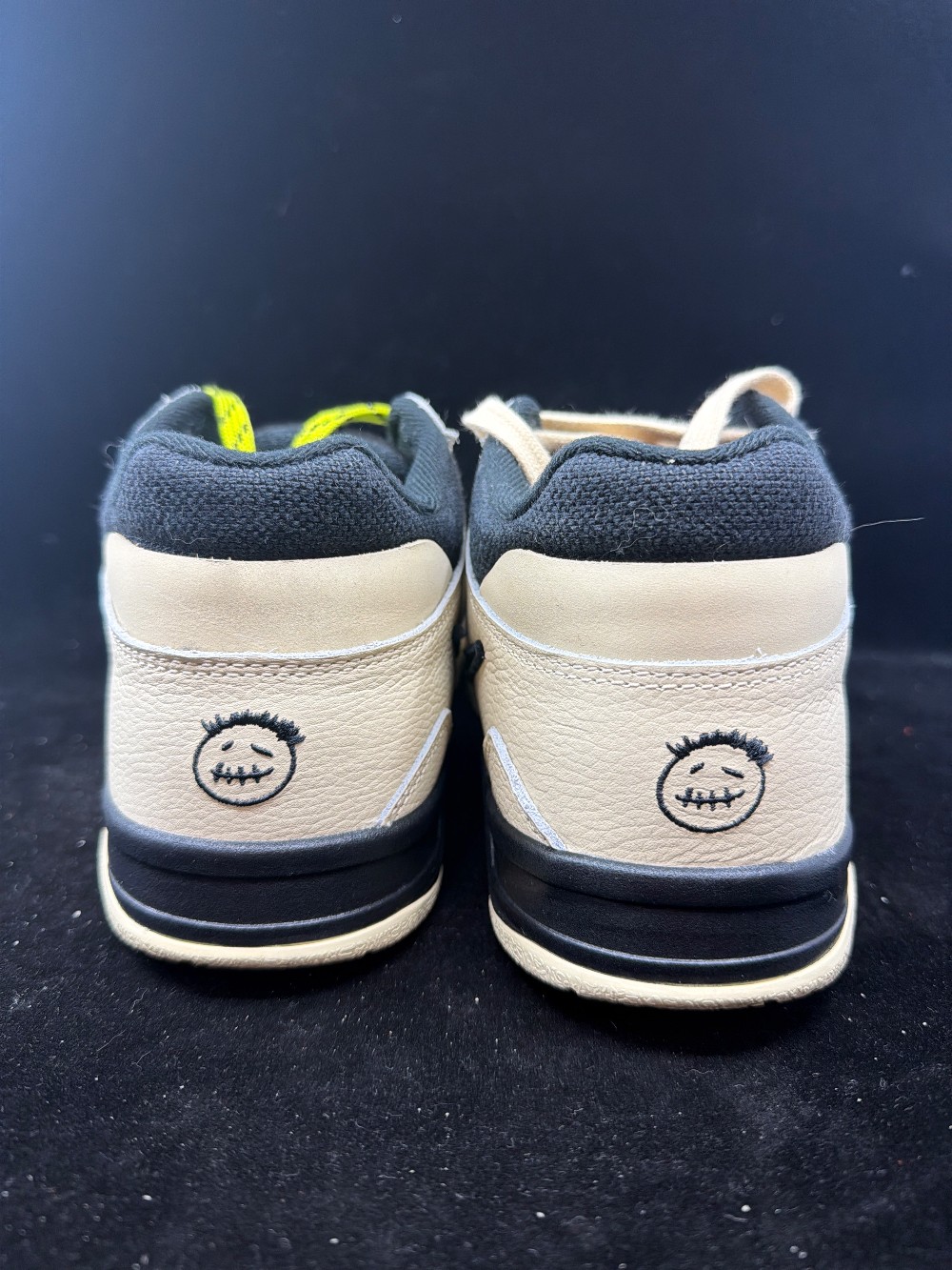 *USED* JORDAN JUMPMAN JACK X TRAVIS SCOTT - BRIGHT CACTUS