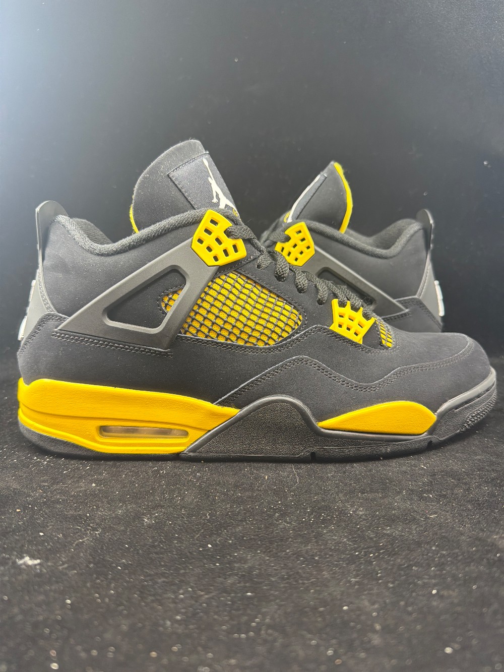 *VNDS* AJ 4 - THUNDER (2022)