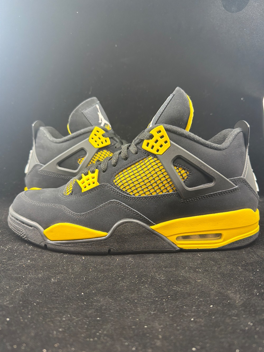 *VNDS* AJ 4 - THUNDER (2022)