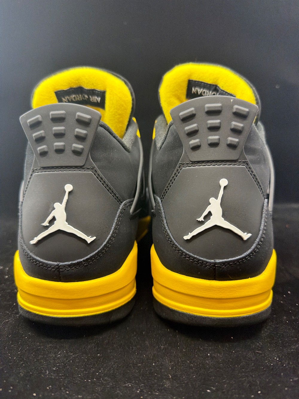 *VNDS* AJ 4 - THUNDER (2022)