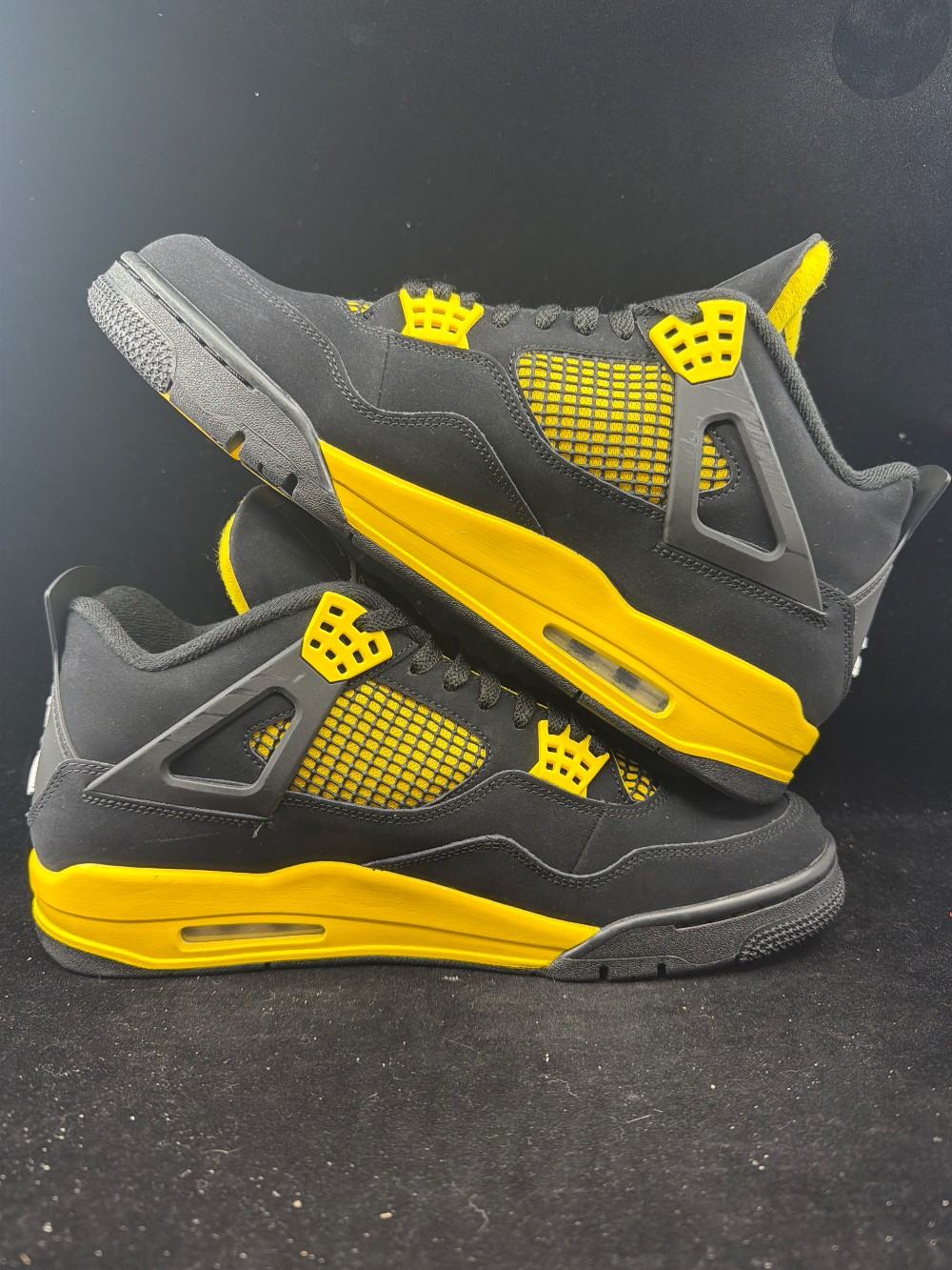 *VNDS* AJ 4 - THUNDER (2022)