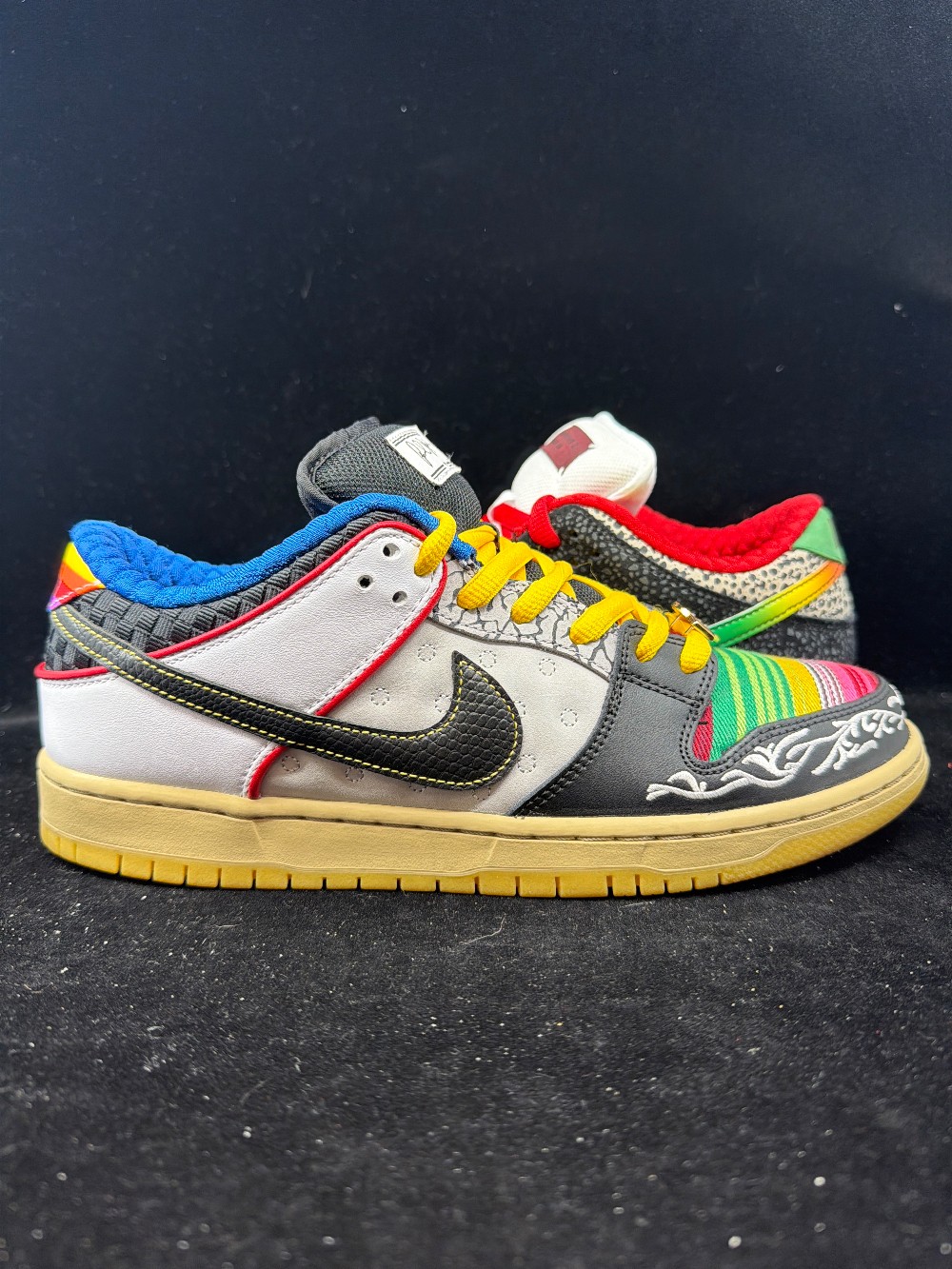 *USED* NIKE SB DUNK LOW - WHAT THE PAUL