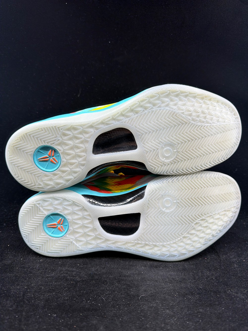 *USED* NIKE KOBE 8 PROTRO - VENICE BEACH (2024)