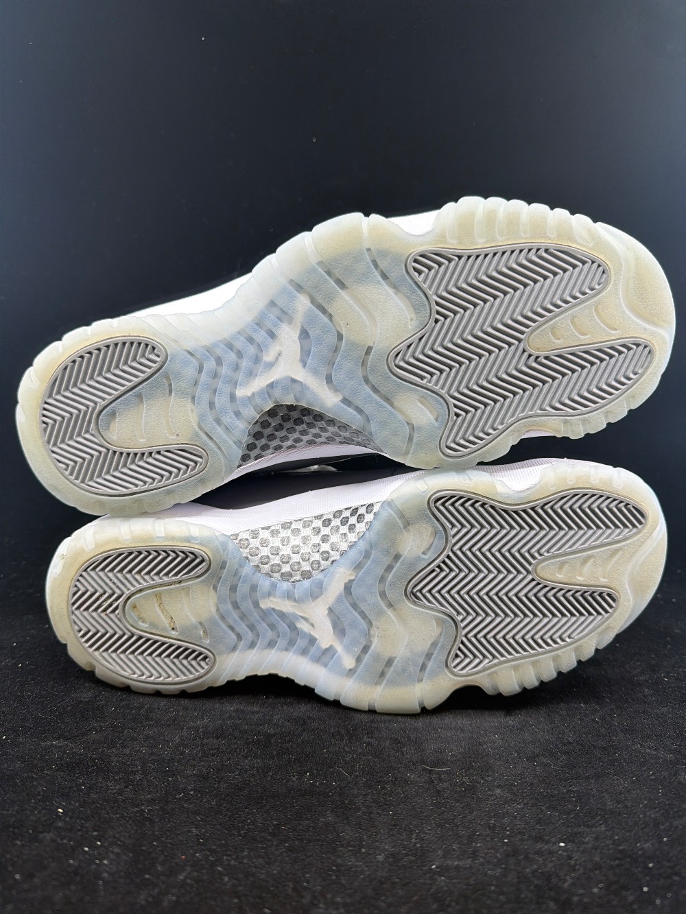 *USED* AJ 11 - COOL GREY