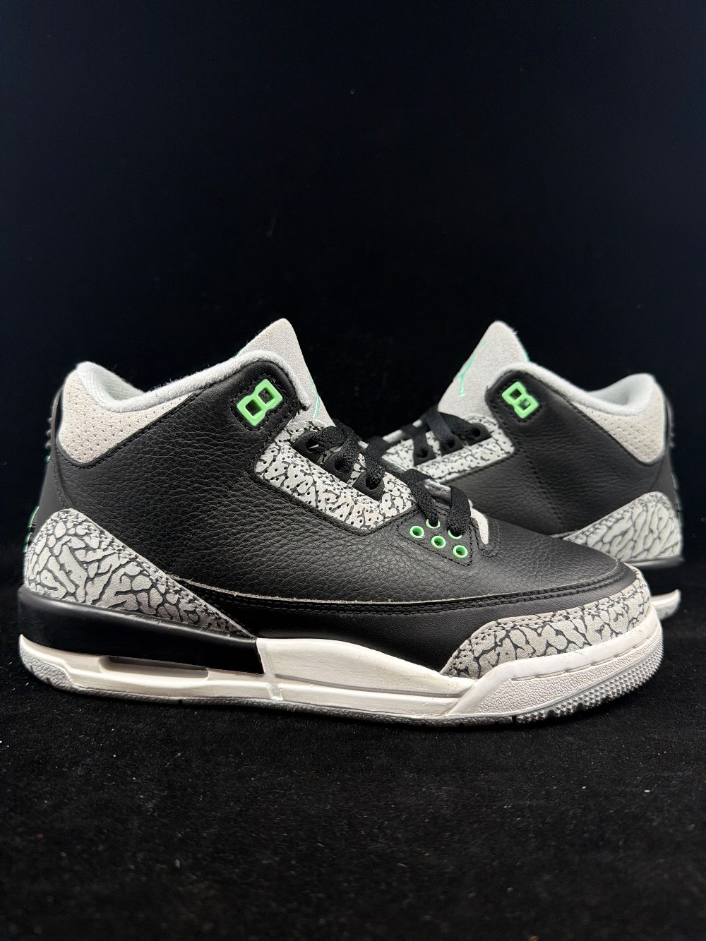 *USED/NO BOX* AJ 3 (GS) - GREEN GLOW