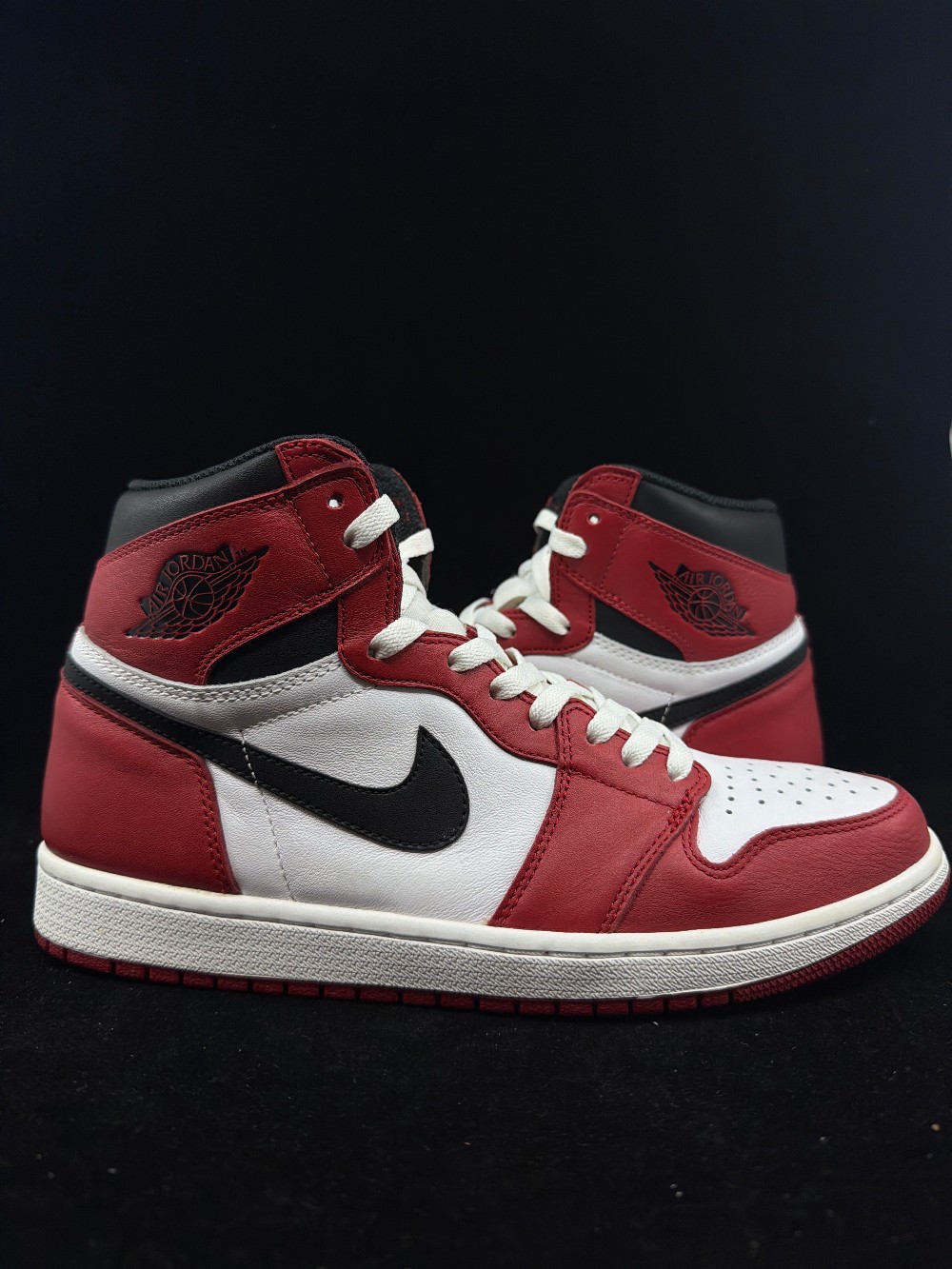 *USED* AJ 1 - CHICAGO (2015)