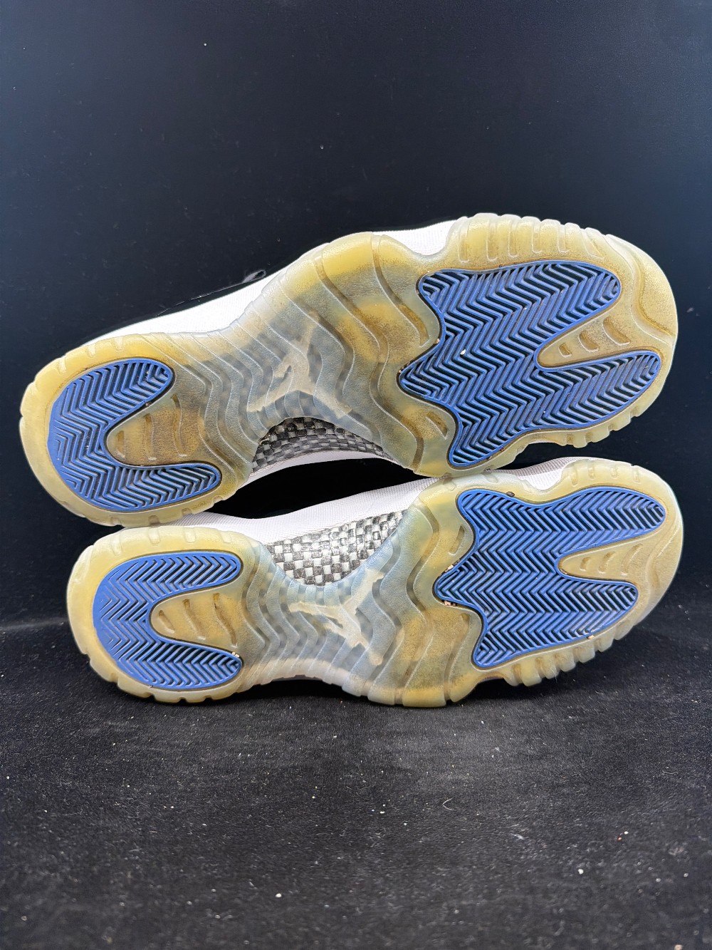 *USED* AJ 11 LOW - SPACE JAM