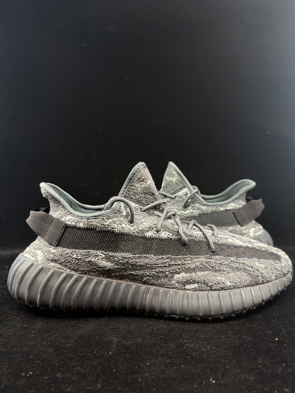 *USED* YEEZY BOOST 350 V2 - MX DARK SALT