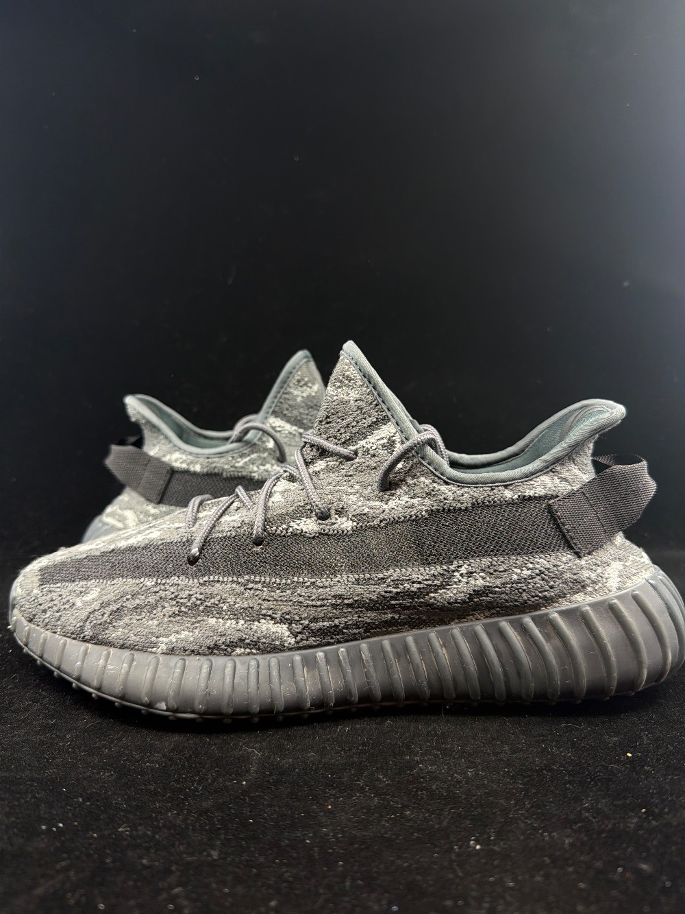 *USED* YEEZY BOOST 350 V2 - MX DARK SALT
