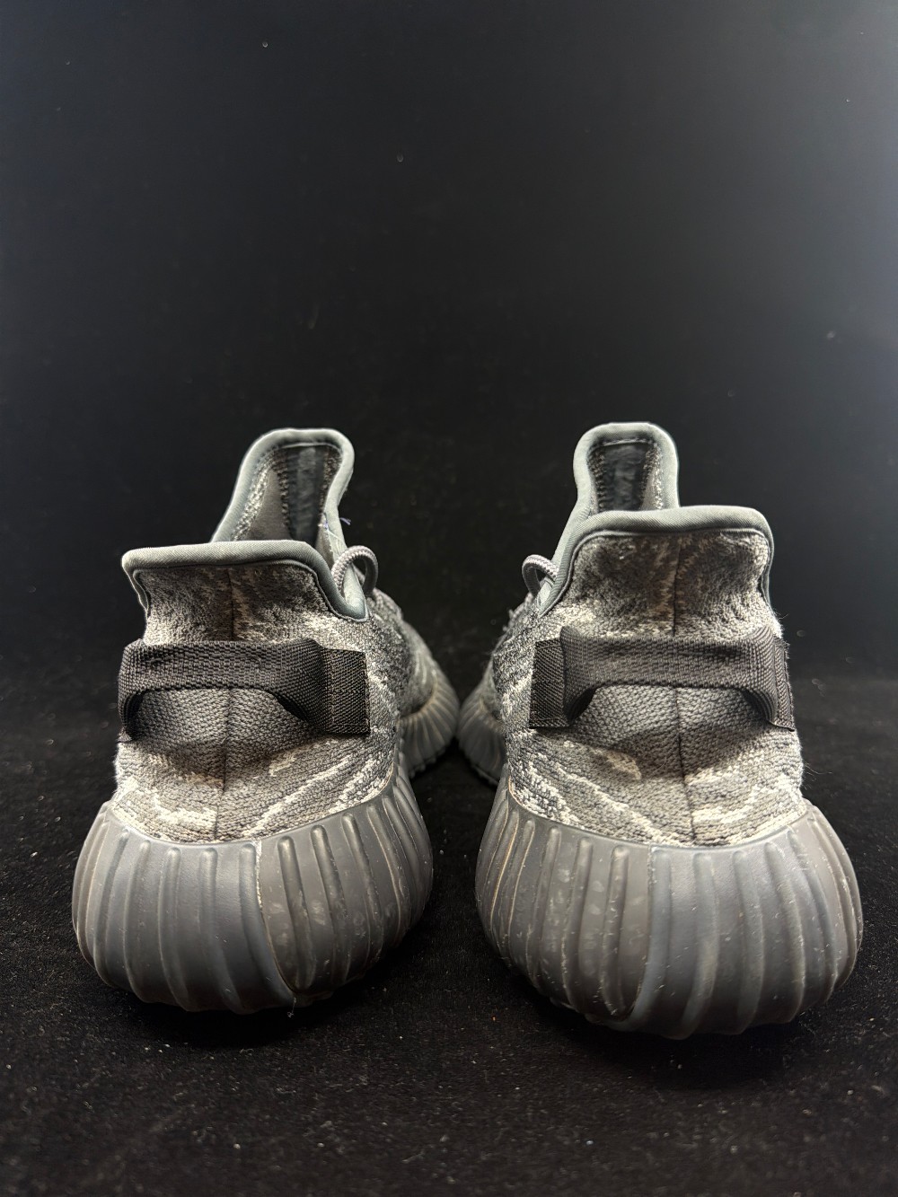 *USED* YEEZY BOOST 350 V2 - MX DARK SALT