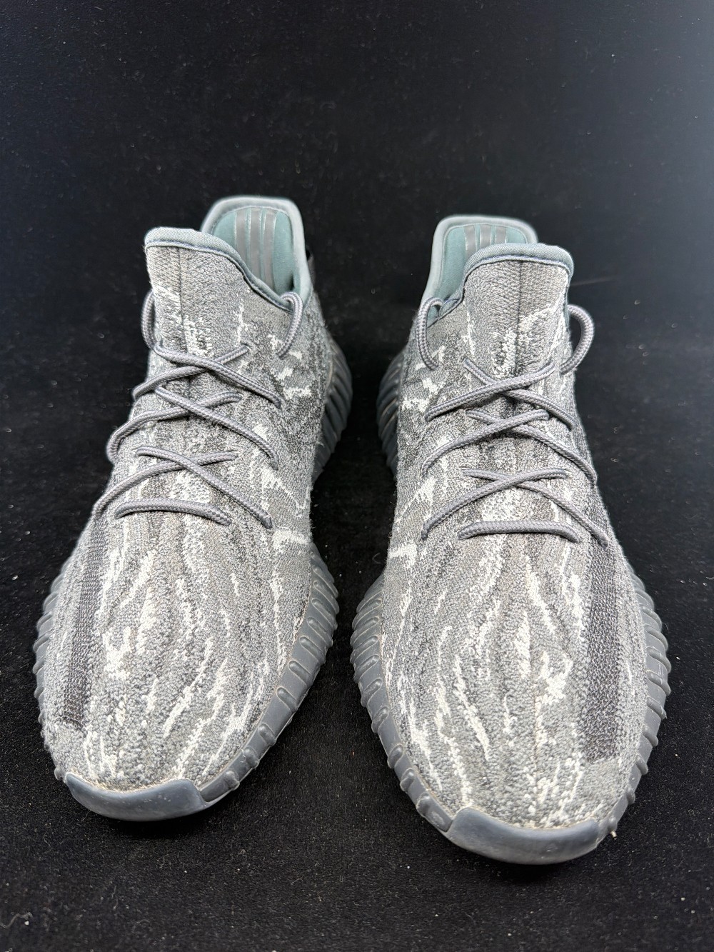 *USED* YEEZY BOOST 350 V2 - MX DARK SALT