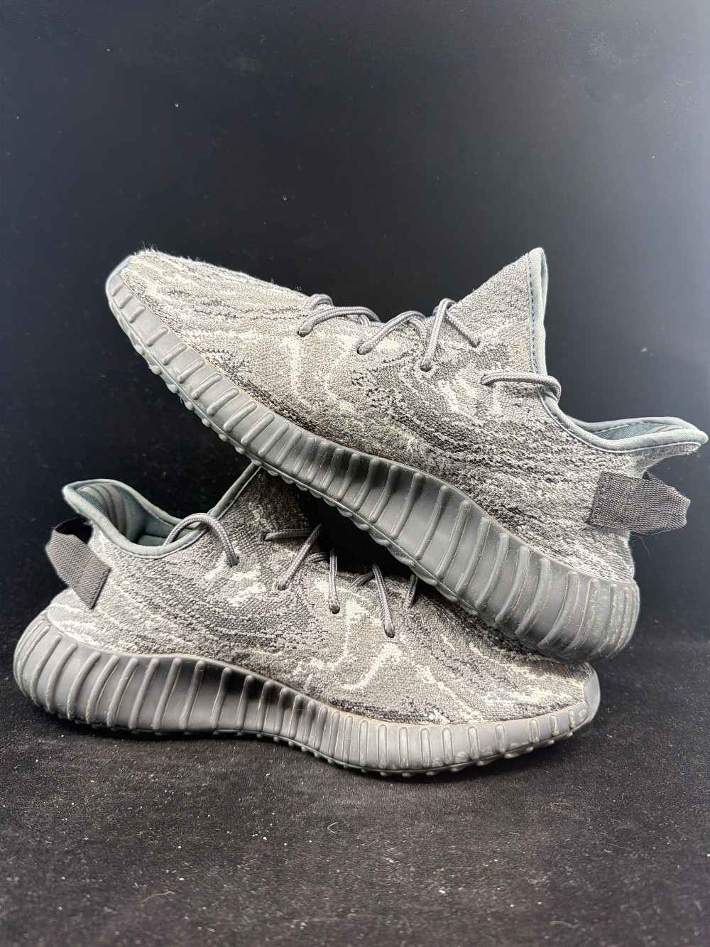 *USED* YEEZY BOOST 350 V2 - MX DARK SALT