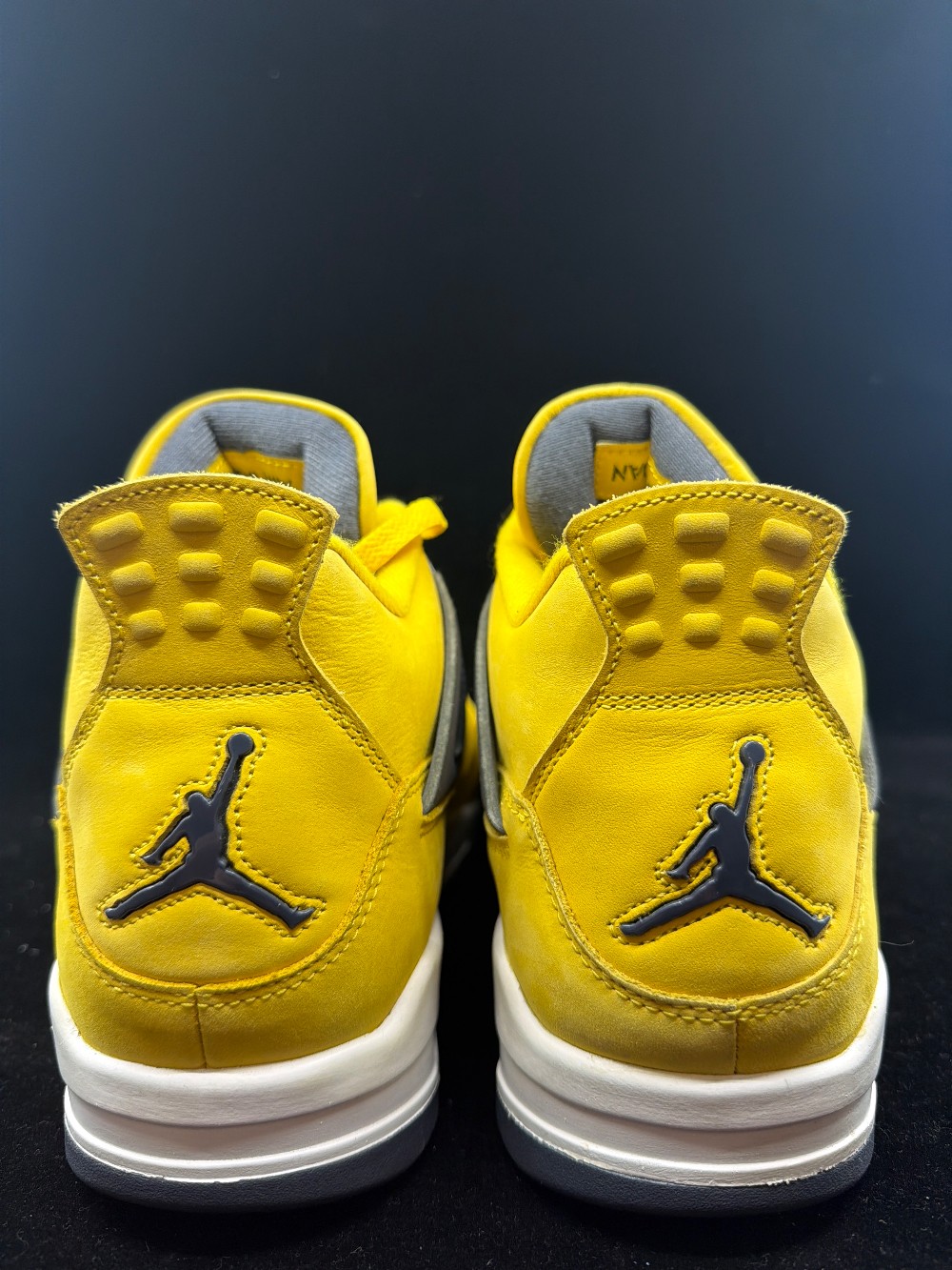 *USED* AJ 4 - LIGHTNING (2021)