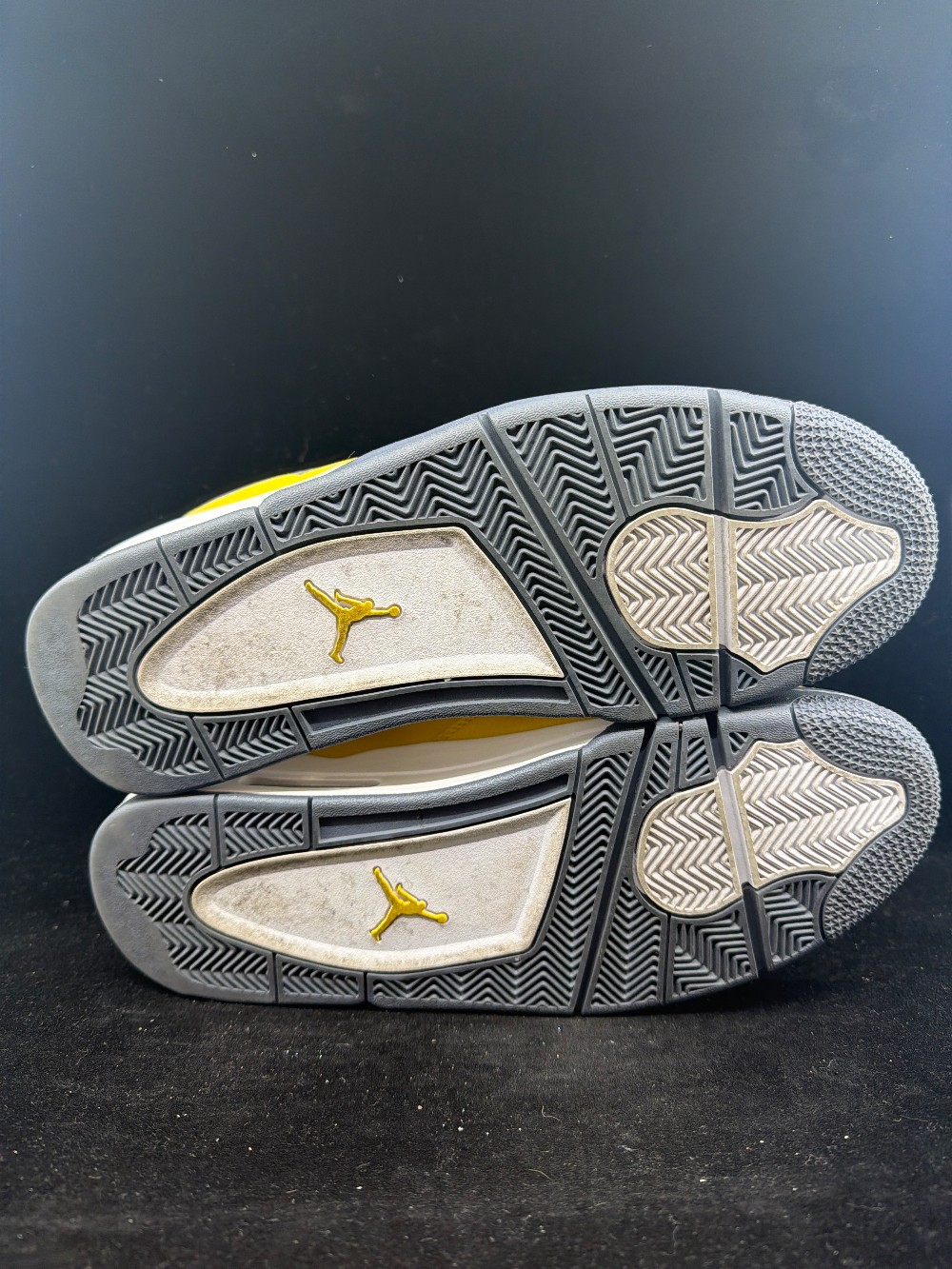 *USED* AJ 4 - LIGHTNING (2021)