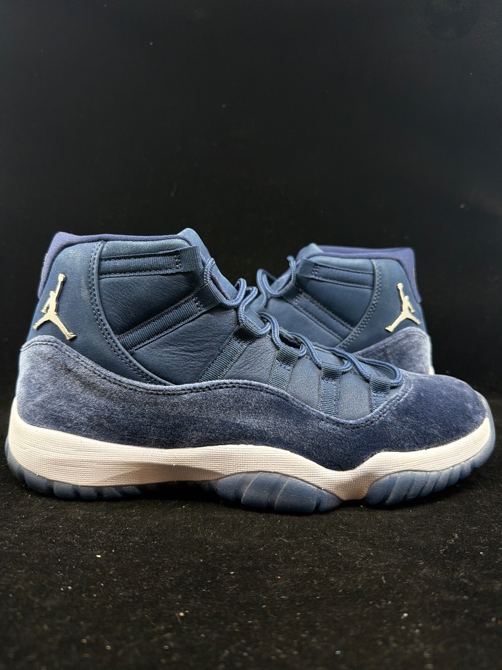 *USED* AJ 11 (W) - MIDNIGHT NAVY
