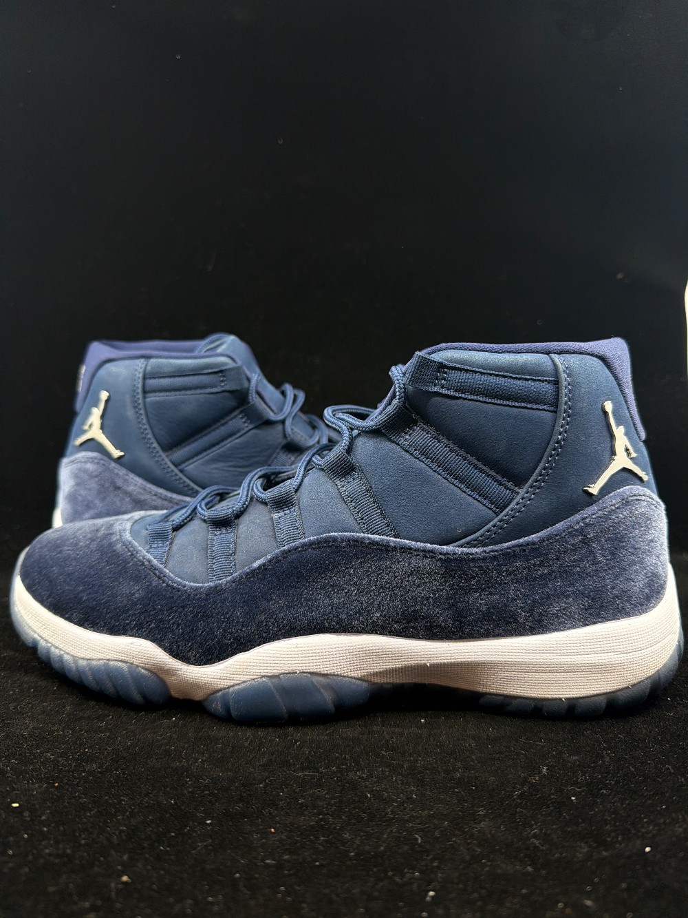 *USED* AJ 11 (W) - MIDNIGHT NAVY