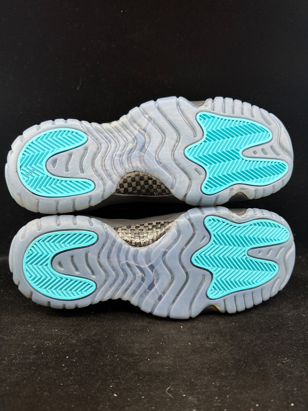 AJ 11 (GS) - GAMMA (2025)