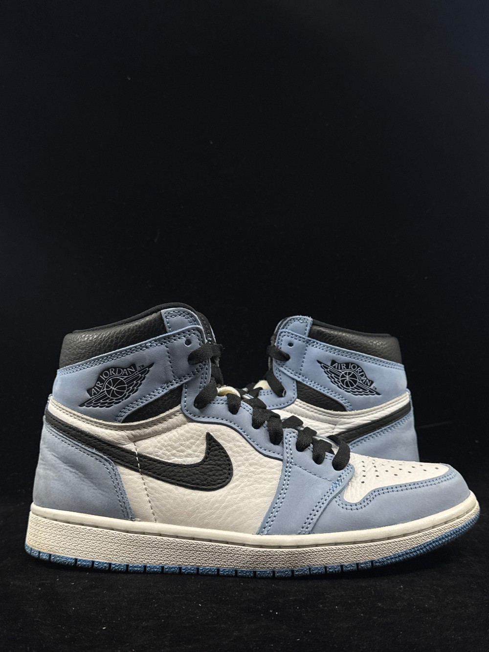 *USED* AJ 1 - UNIVERSITY BLUE