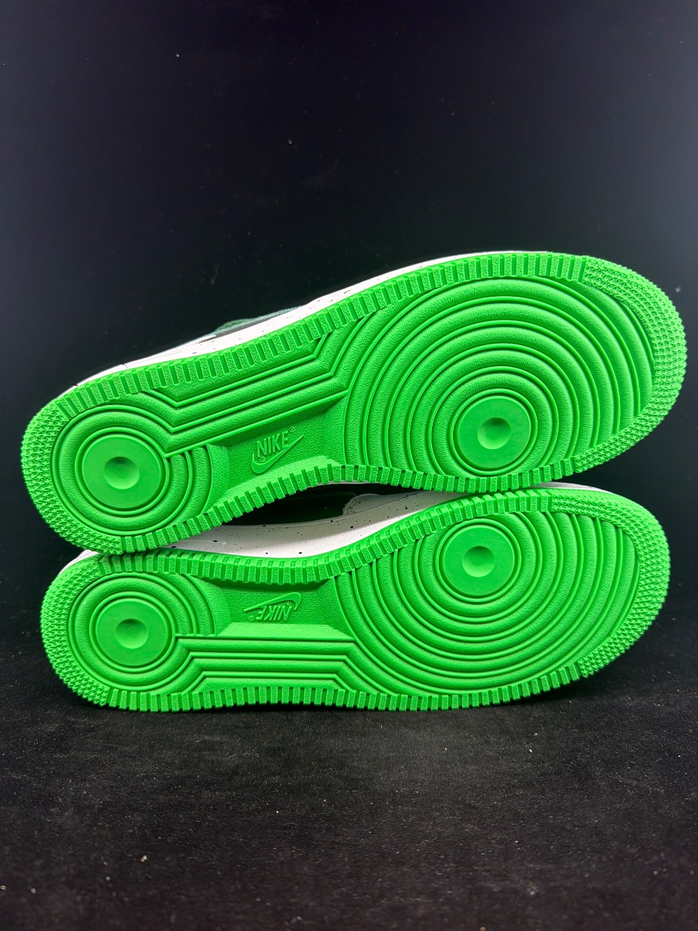 NIKE AIR FORCE 1 LOW - UNIVERSITY OF OREGON EGG OR DUCK