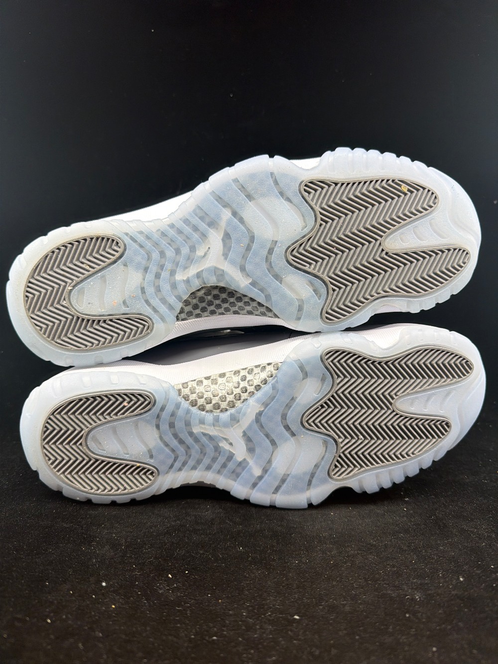 *USED* AJ 11 - COOL GREY (2021)