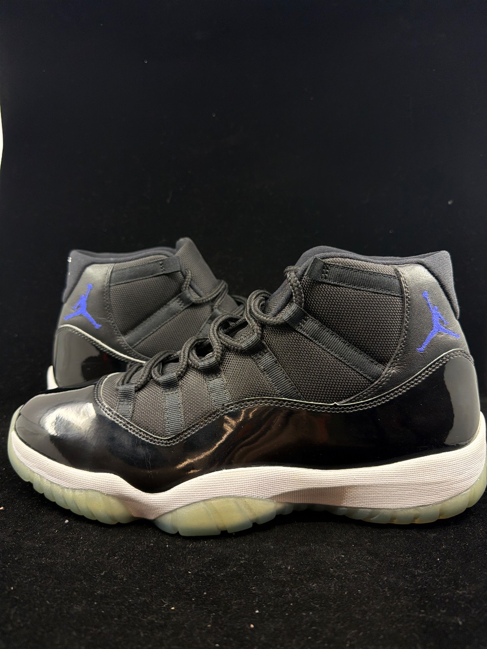 *USED* AJ 11 - SPACE JAM (2016)