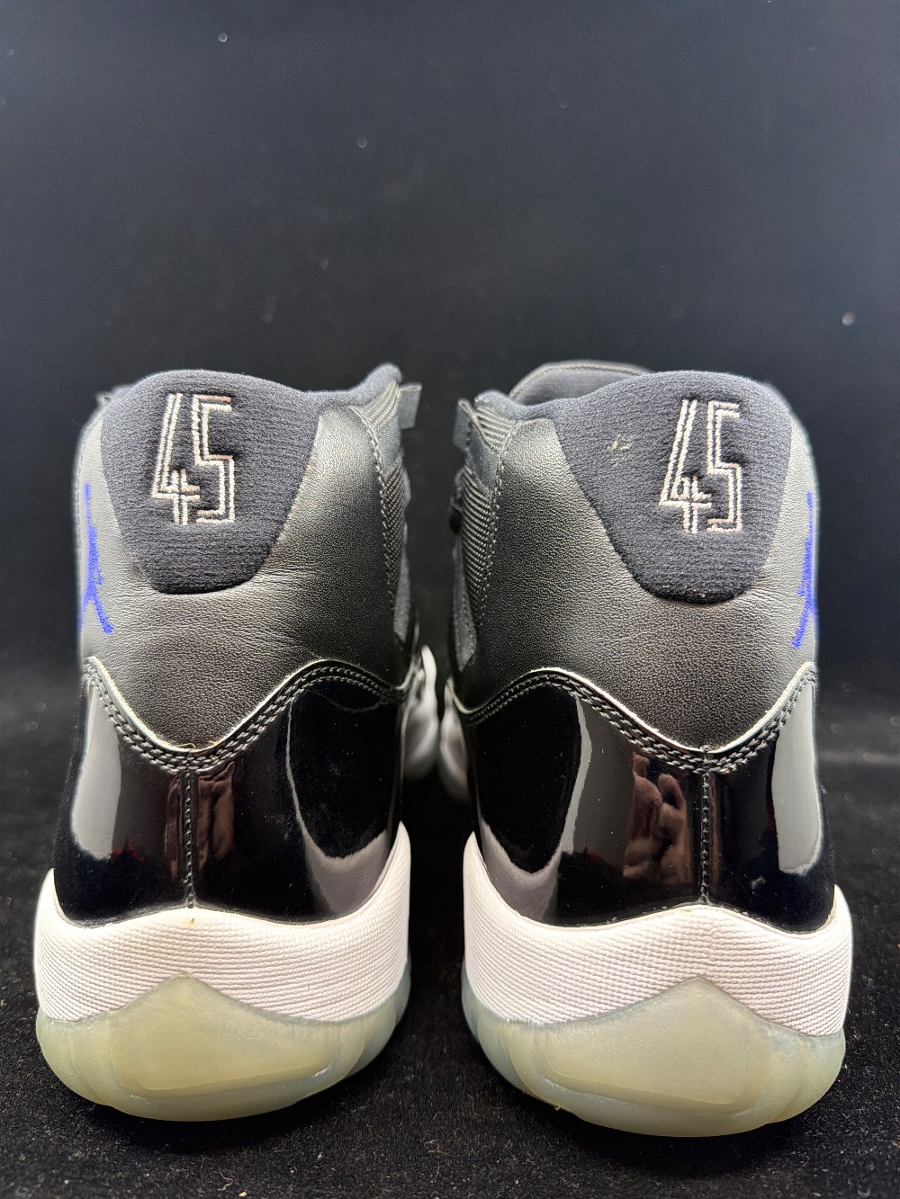 *USED* AJ 11 - SPACE JAM (2016)