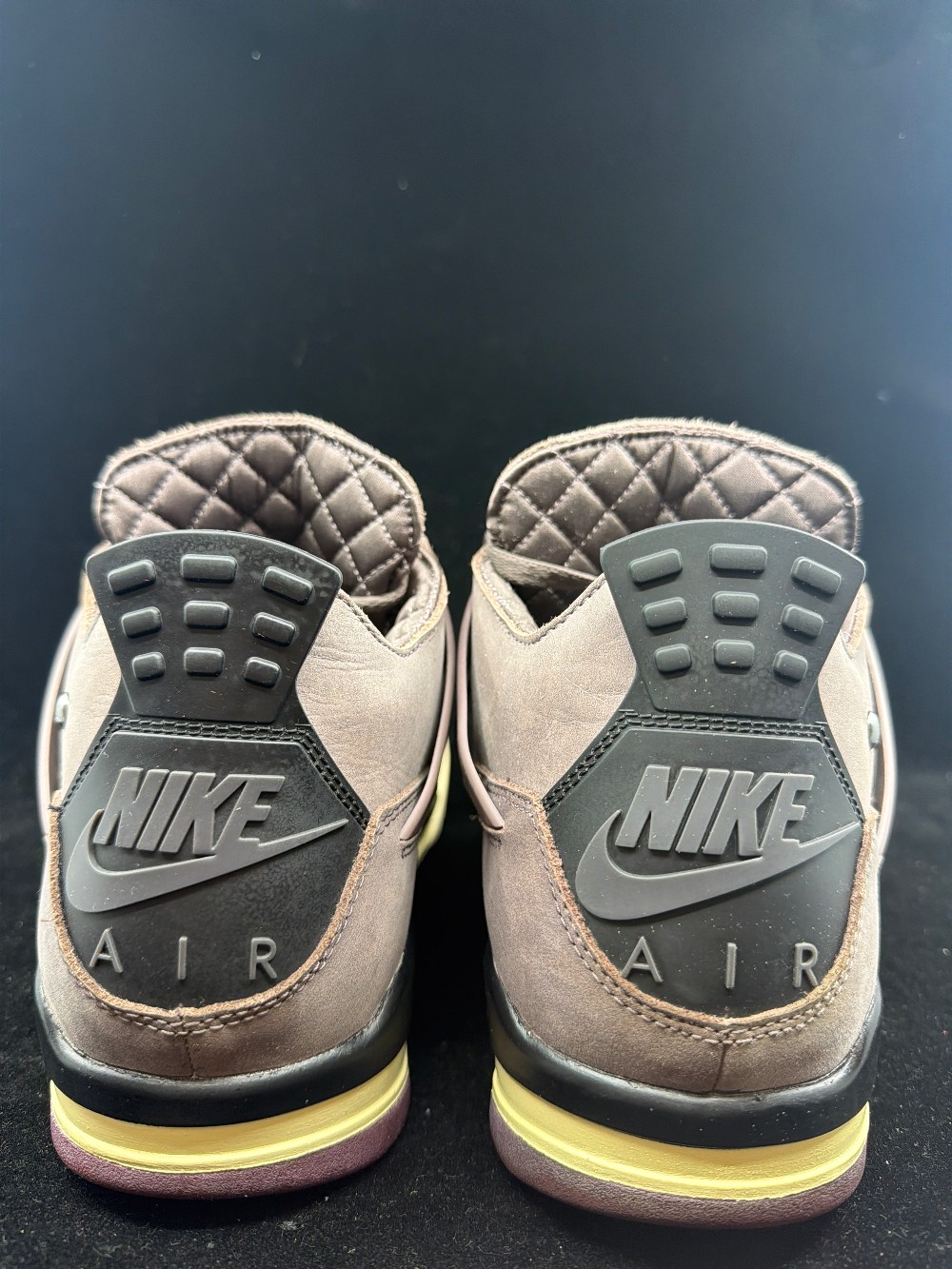 *USED* AJ 4 - A MA MANIERE - VIOLET ORE