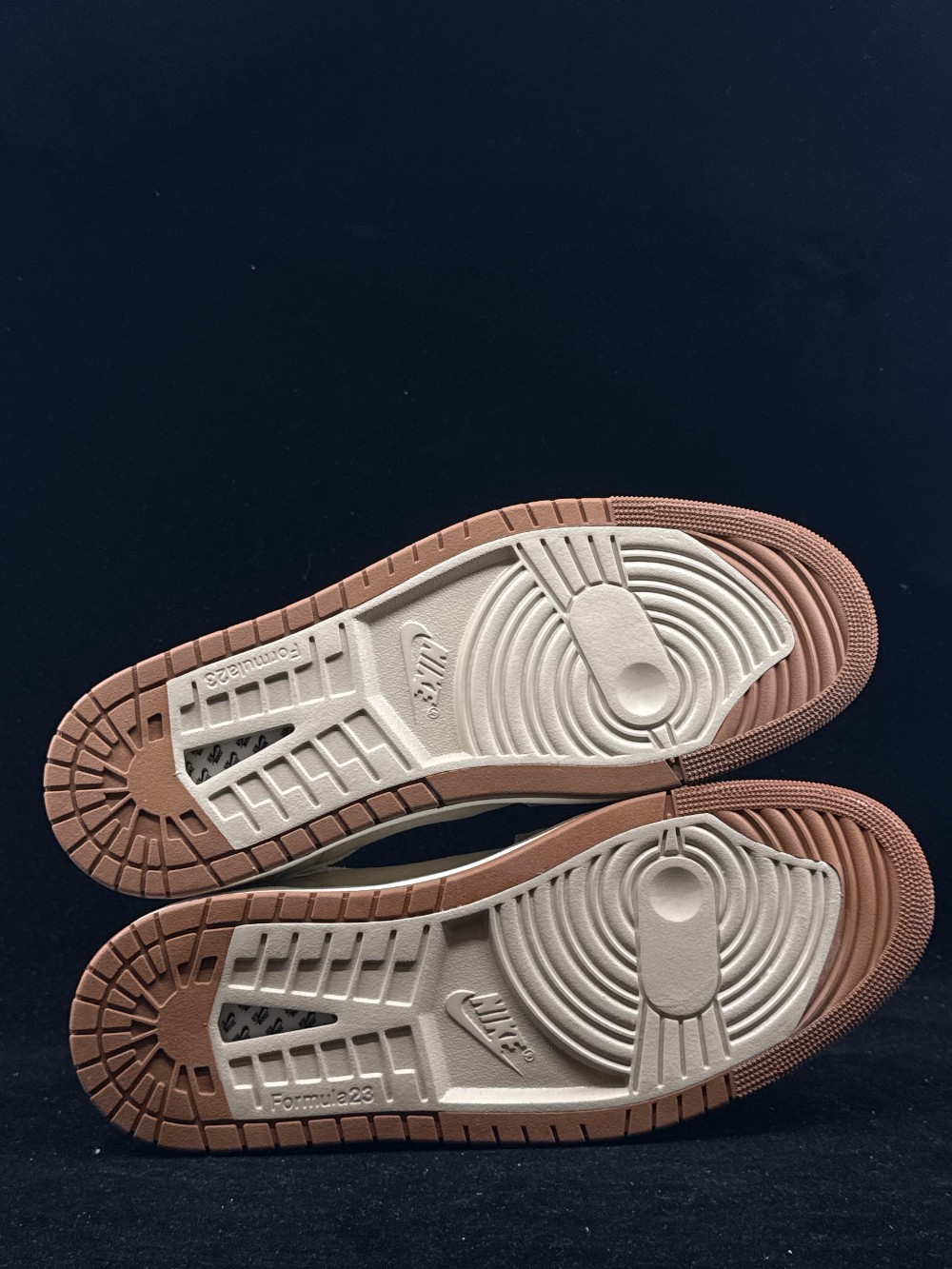 AJ 1 ZOOM AIR CMFT 2 - LEGEND COFFEE