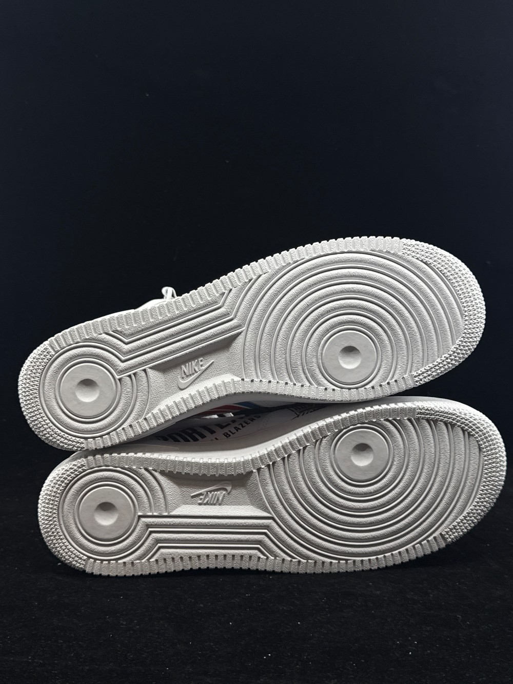 *NO BOX* NIKE AIR FORCE 1 MID X SUPREME - NBA WHITE