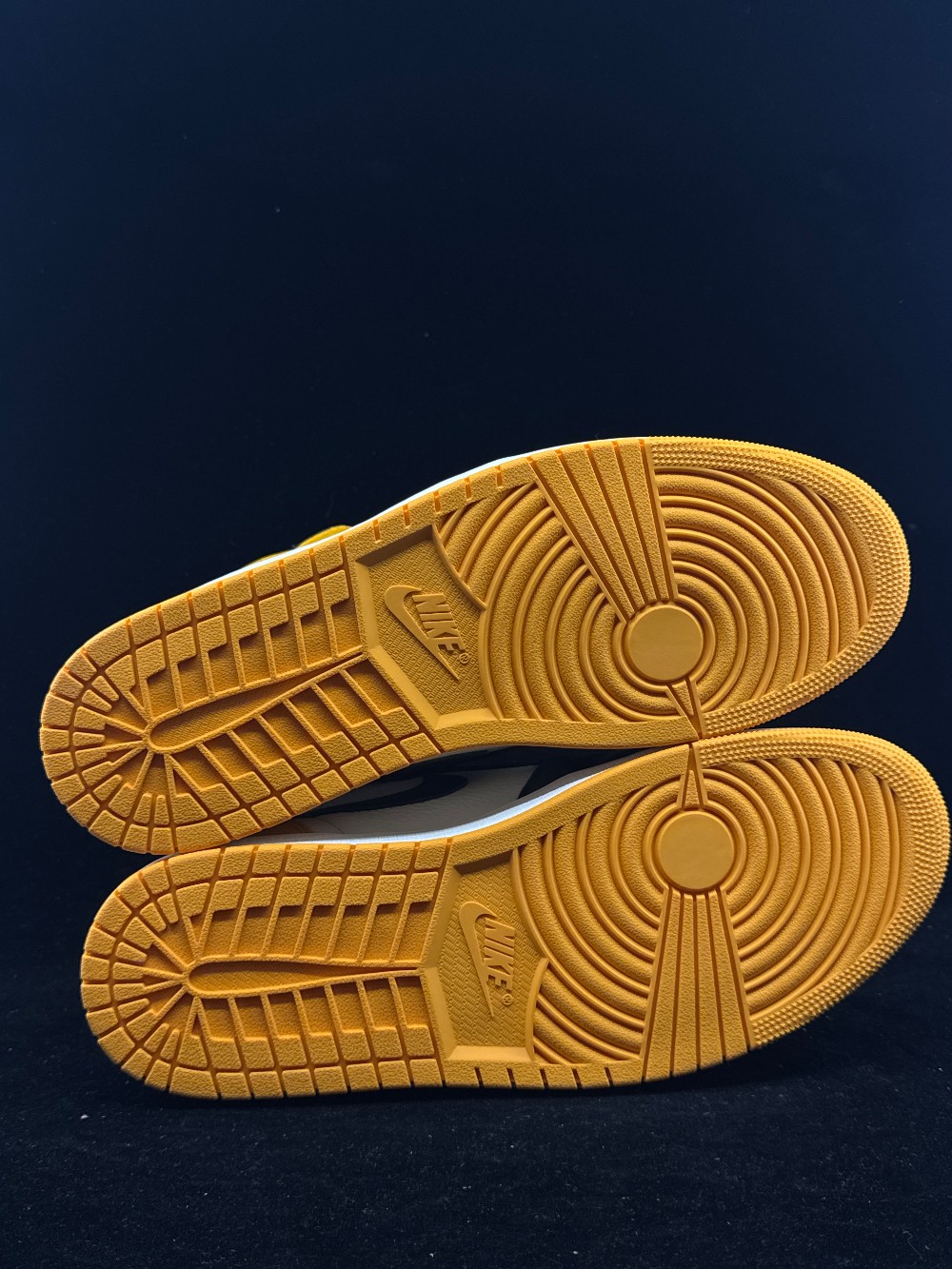 *NO BOX* AJ 1 - TAXI