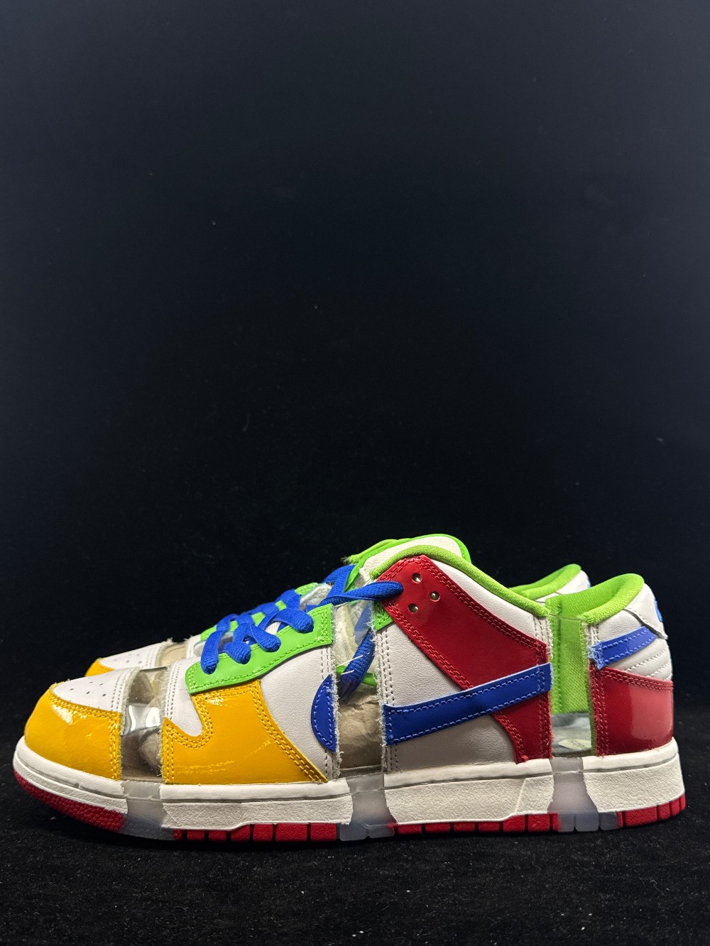 *NO BOX* NIKE SB DUNK LOW - SANDY BODECKER