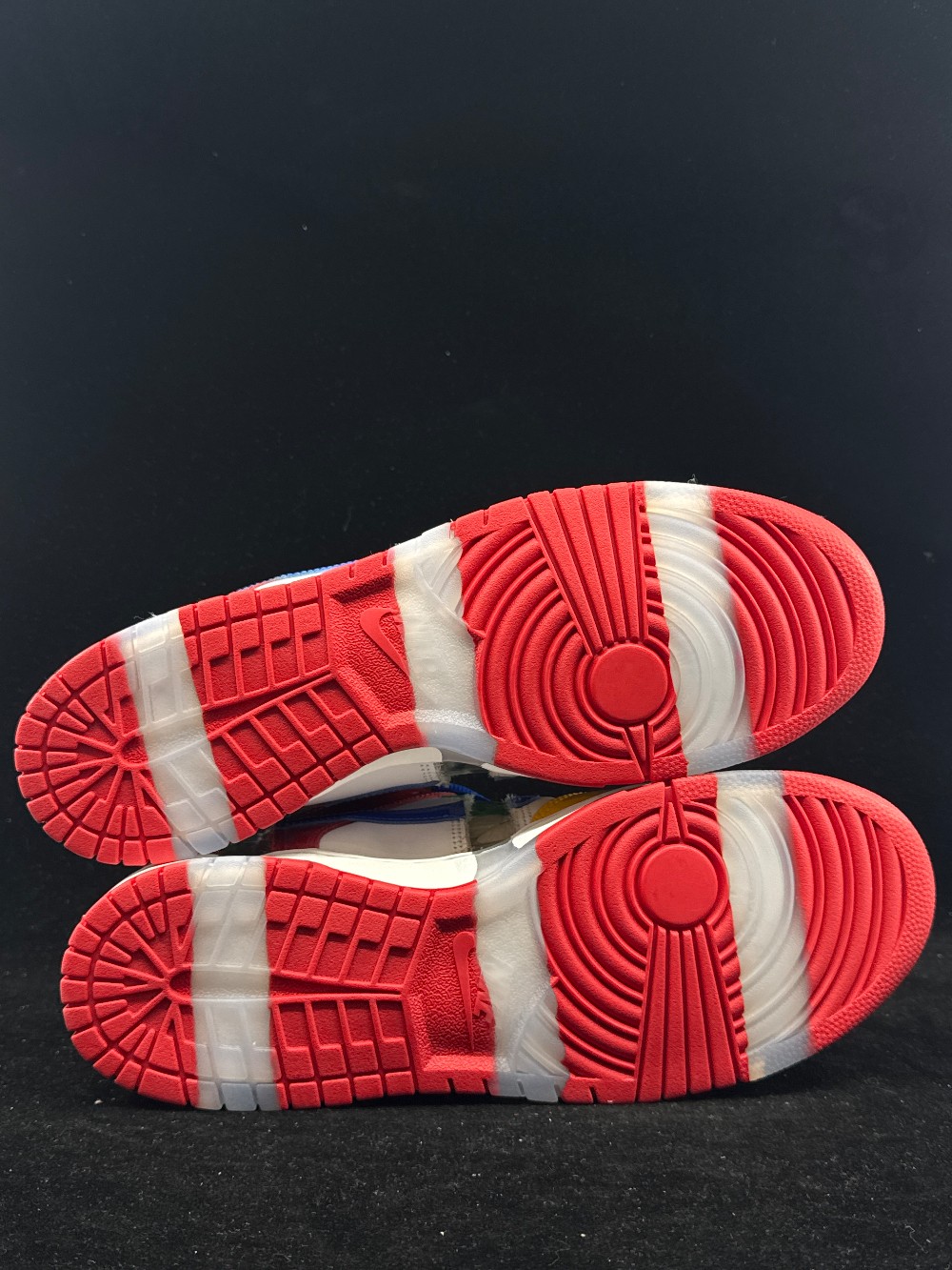 *NO BOX* NIKE SB DUNK LOW - SANDY BODECKER